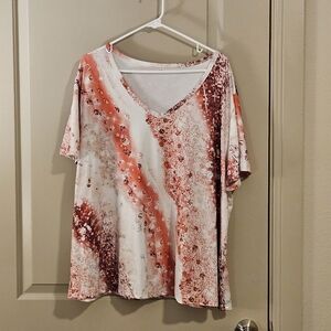 4 XL Women's V-Neck Floral Top - Red and White With Hints of Blue